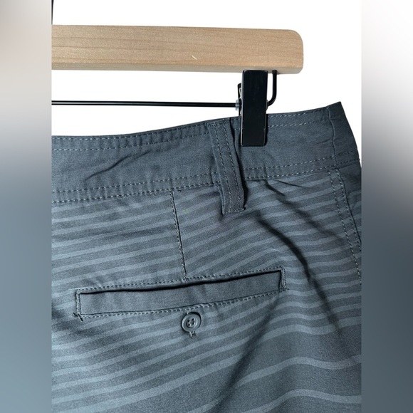 Goodfellow & Co Men’s Striped Hybrid Swim Shorts Gray Size 32 - Picture 6 of 9